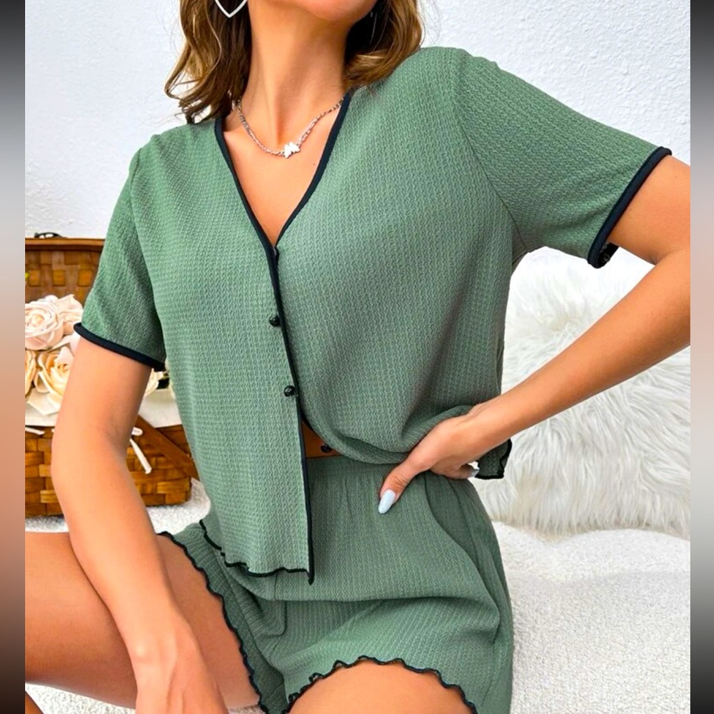 Lettuce Trim Lounge Set